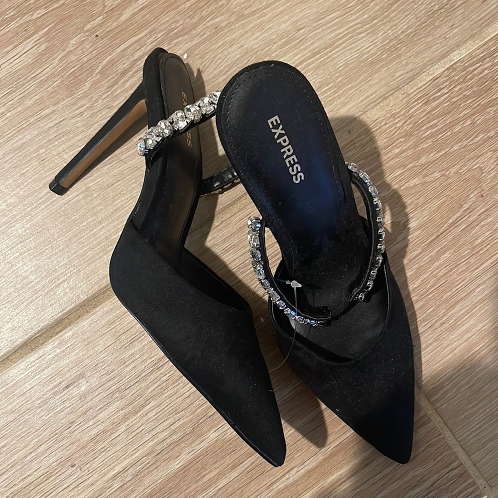 Express heels